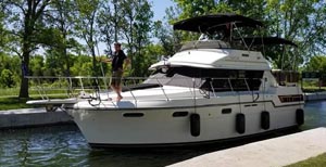 1988 Carver 3807 Aft Cabin for sale in the Bobcaygeon Ontario area by Ontario Marine boat and yacht brokers.