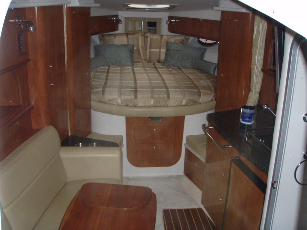 2008 FOUR WINNS 338 VISTA for sale in the Lindsay area north east of Toronto, Ontario, Canada.